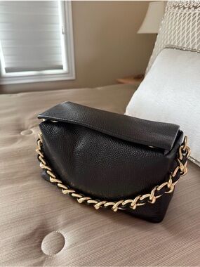 Isadora Italy - Pebbled Leather Bag with Chunky Gold Chain Strap
